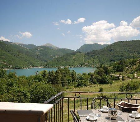 Tassido Coda Resort Scanno Szoba fotó